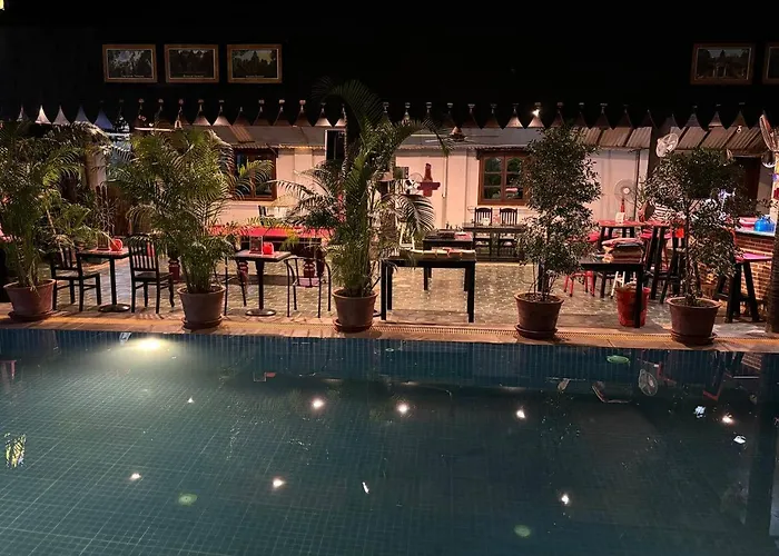 Hotel White Monkey 2*