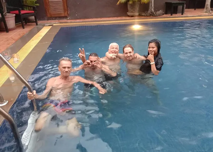 Hotel White Monkey 2*